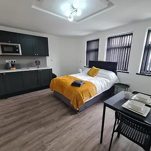  Apartment By Bic Legends 3 United Kingdom